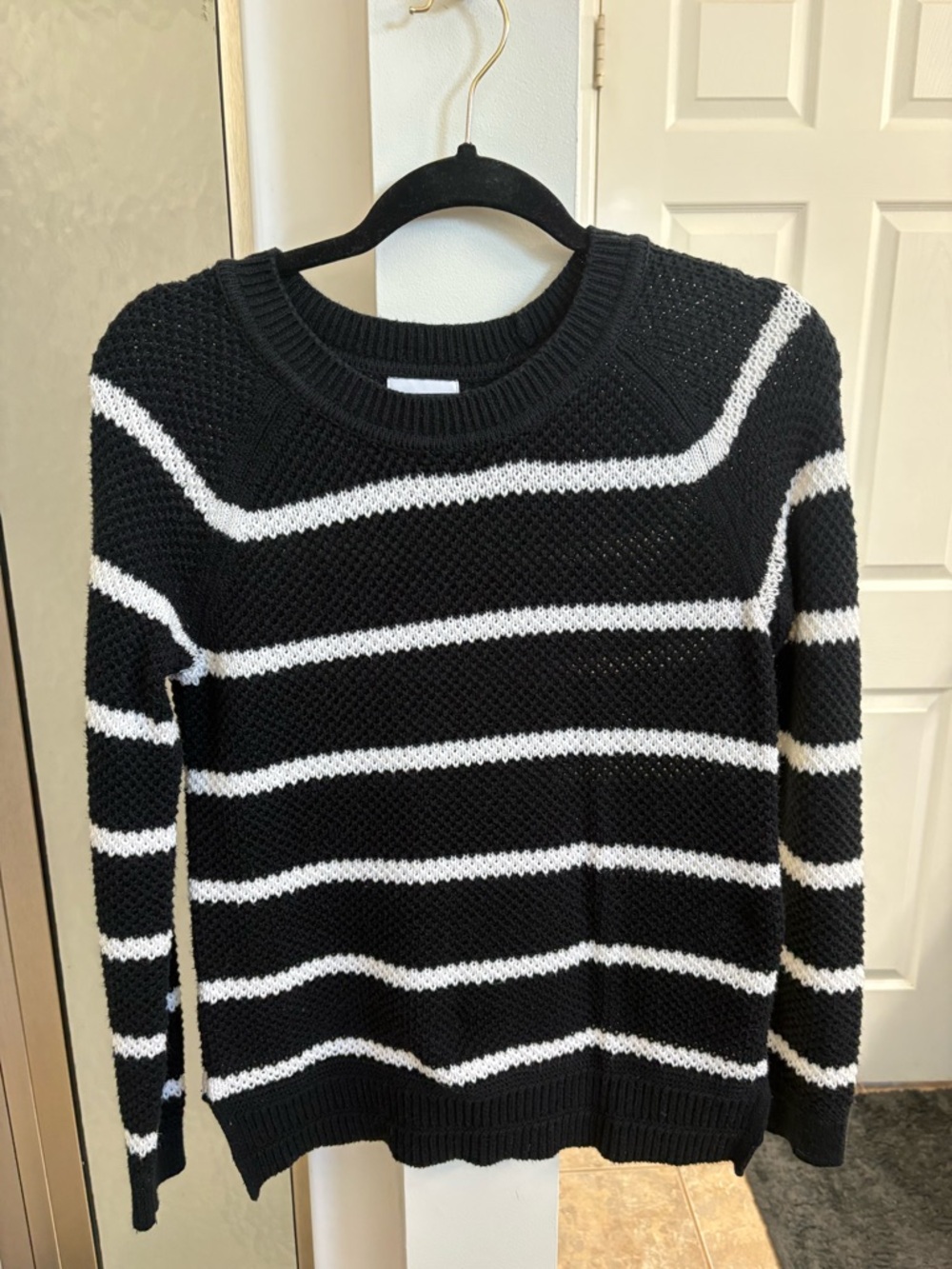 Old Navy Black & White Striped Crewneck Sweater